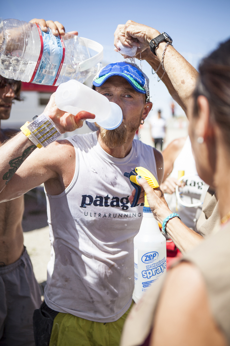 2013 San Diego 100 Jeff Browning Sunrise Aid Station