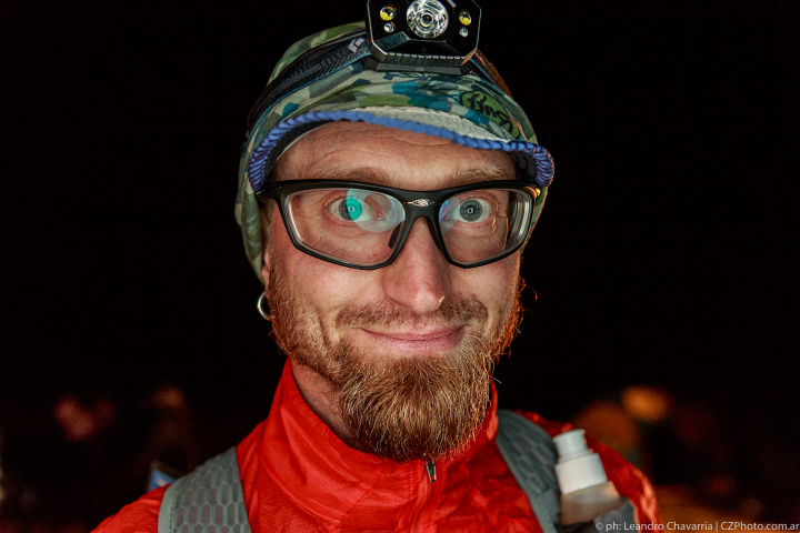 Right before the start. If I only knew what I was heading toward. Would I be smiling? Photo by Leandro Chavarria.