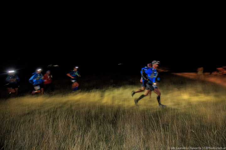 Off we go. Just after the midnight start. Photo by Leandro Chavarria.