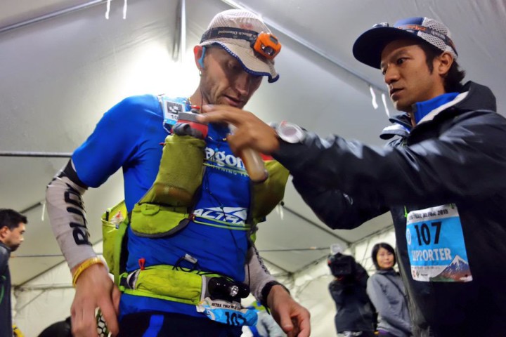 My main man, Yasu, helping with resupply of nutrition and water. Photo Meghan Hicks/iRunFar
